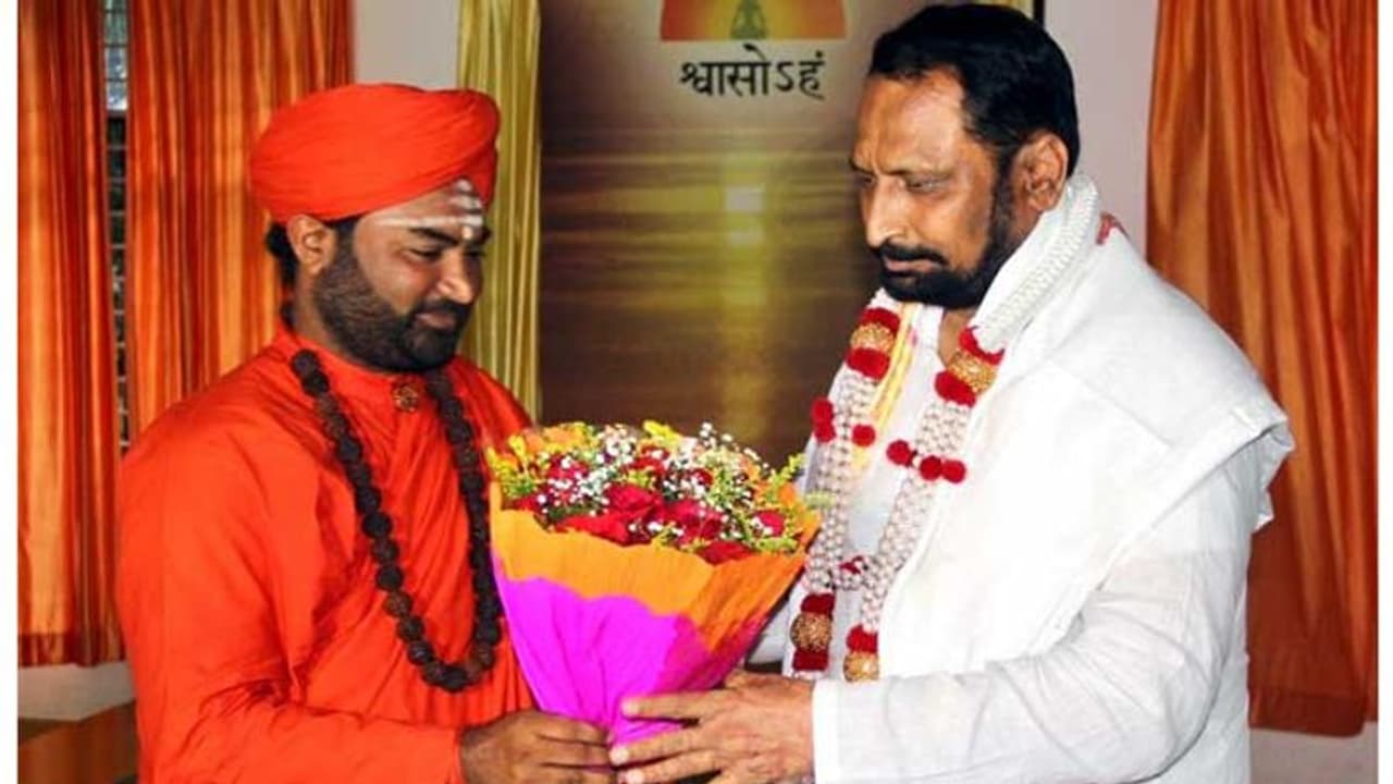 ಬಿಎಸ್ವೈ ಸಮಾನಕ್ಕೆ ನಾನು ಬೆಳೆಯಲು ಸಾಧ್ಯವೇ ಇಲ್ಲ : ಸವದಿ ಬಿಎಸ್ವೈ ಸಮಾನಕ್ಕೆ ನಾನು ಬೆಳೆಯಲು ಸಾಧ್ಯವೇ ಇಲ್ಲ : ಸವದಿ