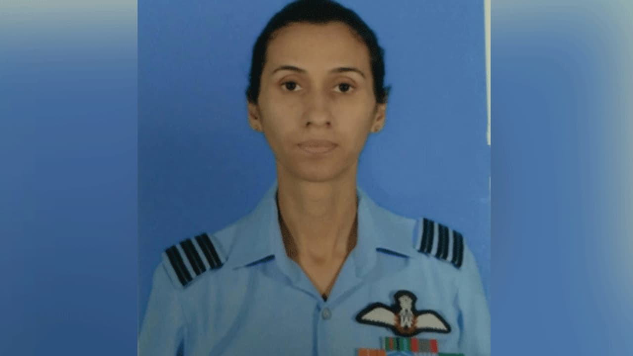 ವಾಯುಪಡೆ ಯುದ್ಧ ಘಟಕಕ್ಕೆ ಮೊದಲ ಬಾರಿ ಮಹಿಳಾ ಅಧಿಕಾರಿ ನೇತೃತ್ವ; ಪಶ್ಚಿಮ ವಿಭಾಗ ಕ್ಯಾಪ್ಟನ್ ಹುದ್ದೆಗೆ ಶಾಲಿಜಾ ಧಾಮಿ ನೇಮಕ ವಾಯುಪಡೆ ಯುದ್ಧ ಘಟಕಕ್ಕೆ ಮೊದಲ ಬಾರಿ ಮಹಿಳಾ ಅಧಿಕಾರಿ ನೇತೃತ್ವ; ಪಶ್ಚಿಮ ವಿಭಾಗ ಕ್ಯಾಪ್ಟನ್ ಹುದ್ದೆಗೆ ಶಾಲಿಜಾ ಧಾಮಿ ನೇಮಕ