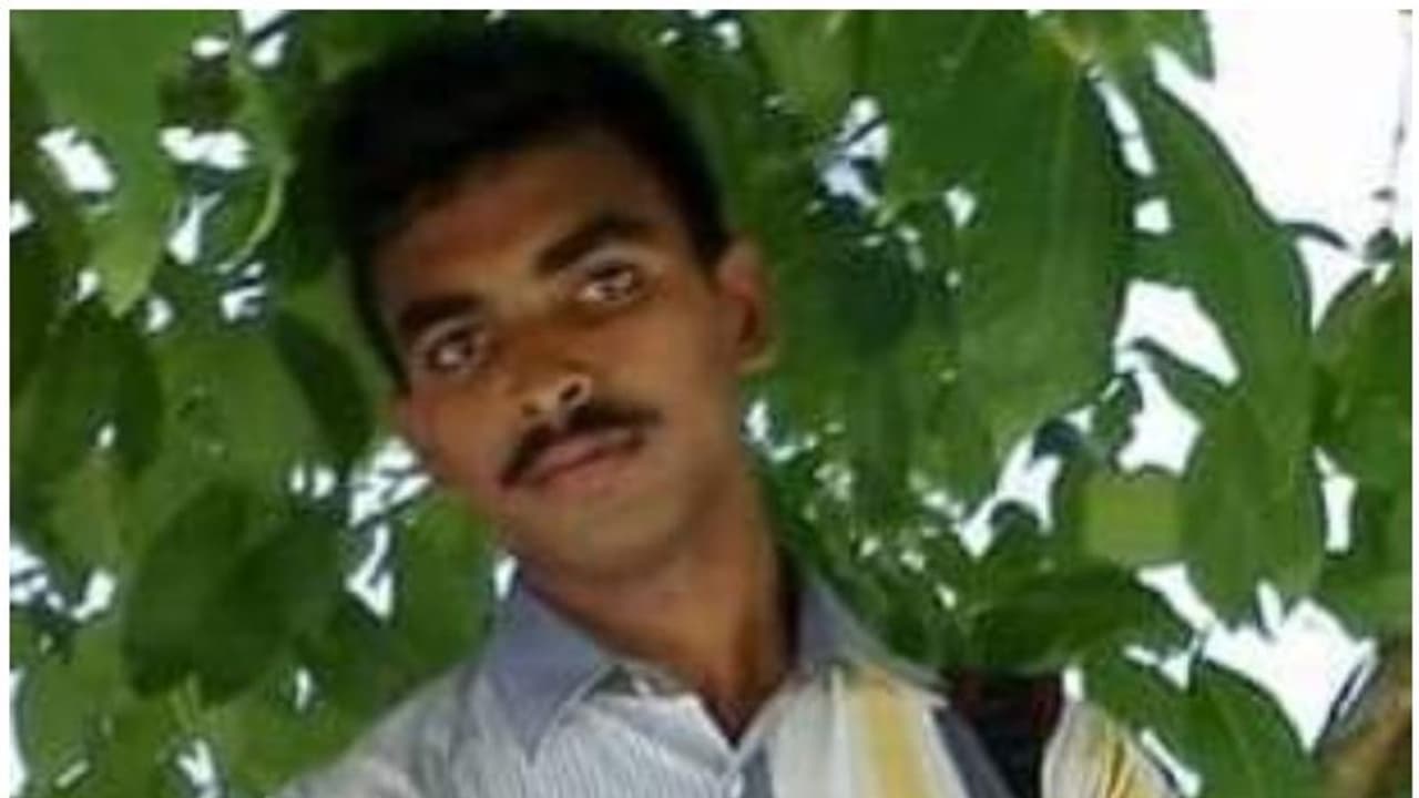 റോഡിലൂടെ നടന്നുപോയ യുവാവ് ലോറി ഇടിച്ചു മരിച്ചു