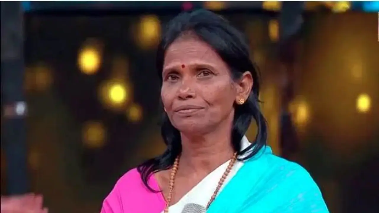 'অনুকরণ করে বেশি দূর নয়', লতা মঙ্গেশকরের মন্তব্যে এবার মুখ খুললেন রাণু 'অনুকরণ করে বেশি দূর নয়', লতা মঙ্গেশকরের মন্তব্যে এবার মুখ খুললেন রাণু