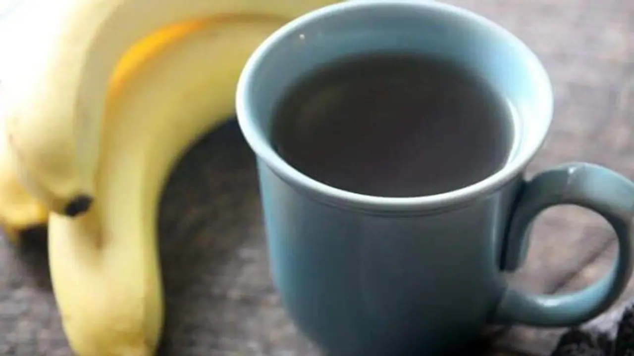 ബനാന ടീ കേട്ടിട്ടുണ്ടോ; ദിവസവും രാത്രി ഉറങ്ങുന്നതിന് മുമ്പ് കുടിക്കൂ, ഗുണങ്ങൾ പലതാണ് ബനാന ടീ കേട്ടിട്ടുണ്ടോ; ദിവസവും രാത്രി ഉറങ്ങുന്നതിന് മുമ്പ് കുടിക്കൂ, ഗുണങ്ങൾ പലതാണ്