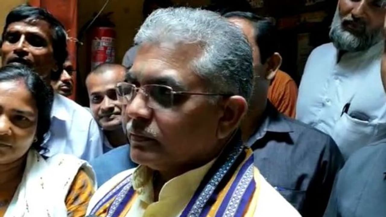 'আপনি ৩৭০ এর পক্ষে না বিপক্ষে', 'দিদিকে' প্রশ্ন দিলীপের 'আপনি ৩৭০ এর পক্ষে না বিপক্ষে', 'দিদিকে' প্রশ্ন দিলীপের