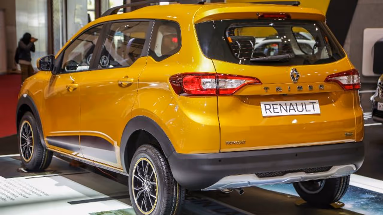 ട്രൈബറിന്റെ കരുത്ത് കൂട്ടാനൊരുങ്ങി റെനോ, നെഞ്ചിടിപ്പില് എതിരാളികള്! ട്രൈബറിന്റെ കരുത്ത് കൂട്ടാനൊരുങ്ങി റെനോ, നെഞ്ചിടിപ്പില് എതിരാളികള്!