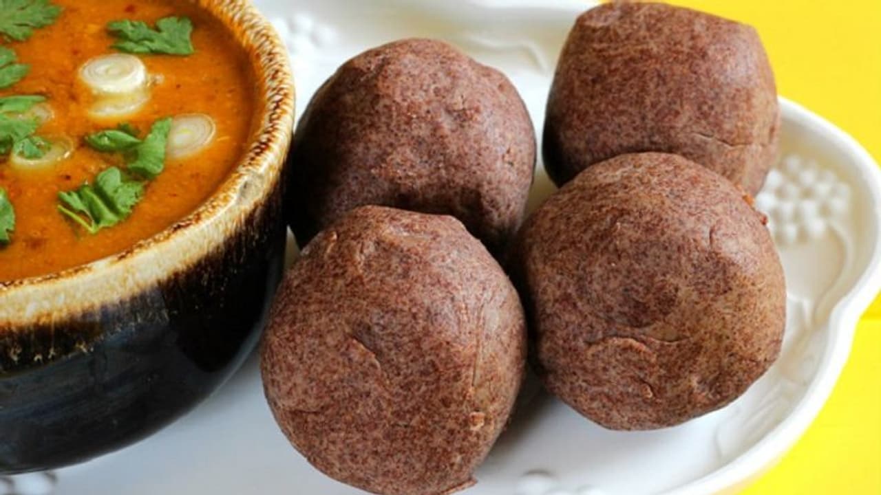 ಮಂಡ್ಯ: 7 ಮುದ್ದೆ ನುಂಗಿ ಮೀಸೆ ತಿರುವಿದ ಮದ್ದೂರಿನ ಸುರೇಶ್‌!