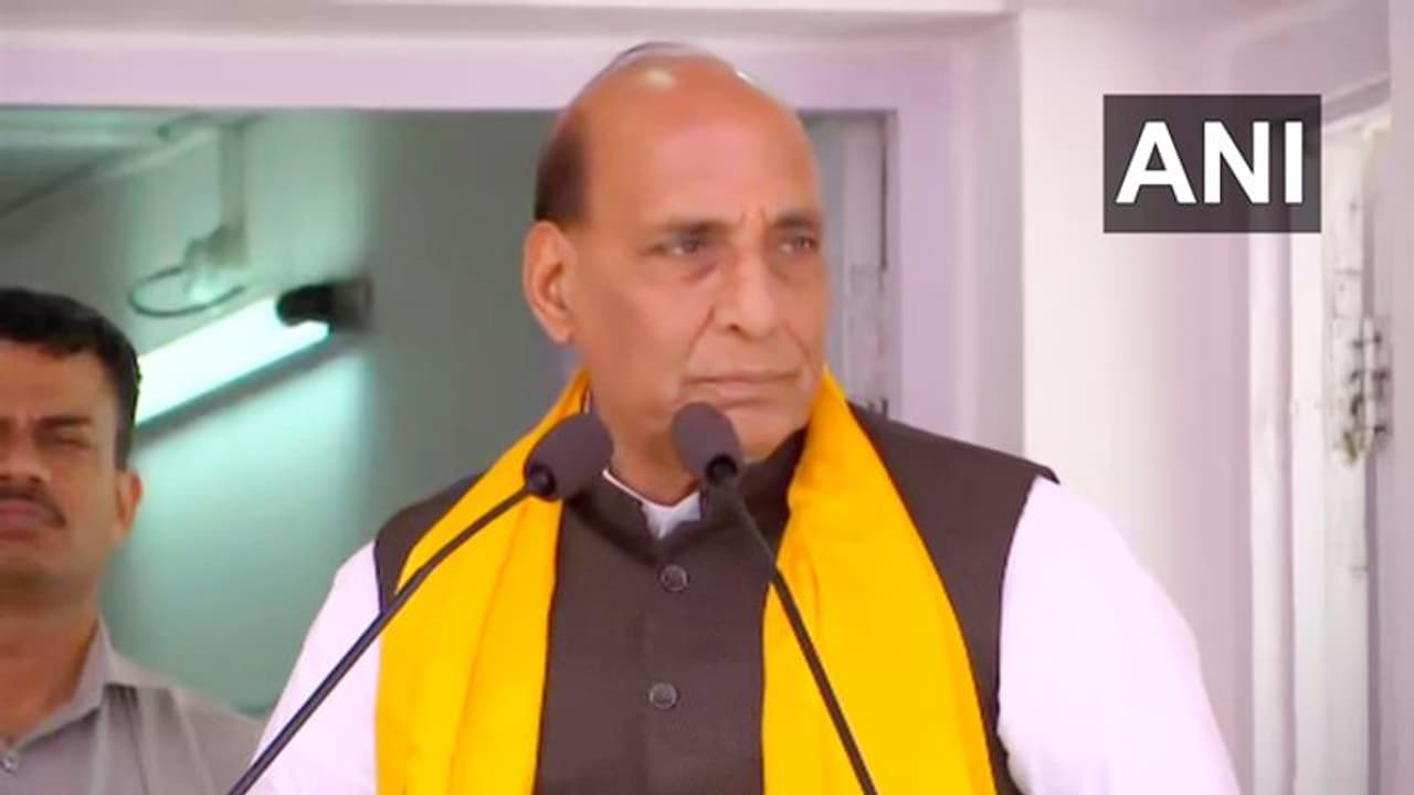 രാജ്നാഥ് സിങ് ആയുധപൂജ മുടക്കില്ല; ഇത്തവണ പാരീസില് രാജ്നാഥ് സിങ് ആയുധപൂജ മുടക്കില്ല; ഇത്തവണ പാരീസില്