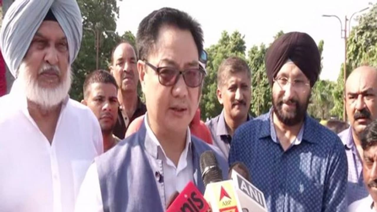 हॉकी के जादूगर को खेल मंत्री का नमन, ध्यान चंद की 114वीं जयंति आज हॉकी के जादूगर को खेल मंत्री का नमन, ध्यान चंद की 114वीं जयंति आज