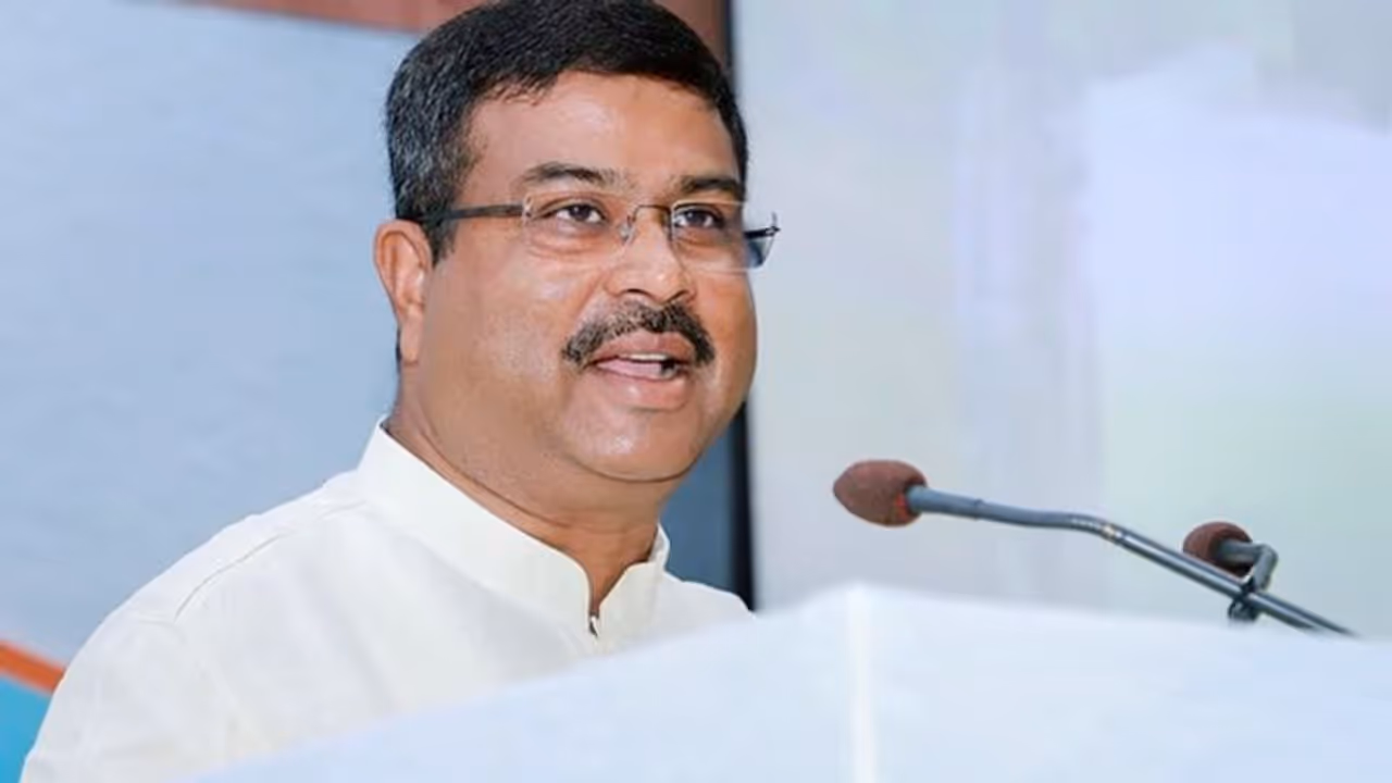 Mission green steel: Union minister Pradhan urges steelmakers to adopt environment friendly practices Mission green steel: Union minister Pradhan urges steelmakers to adopt environment friendly practices