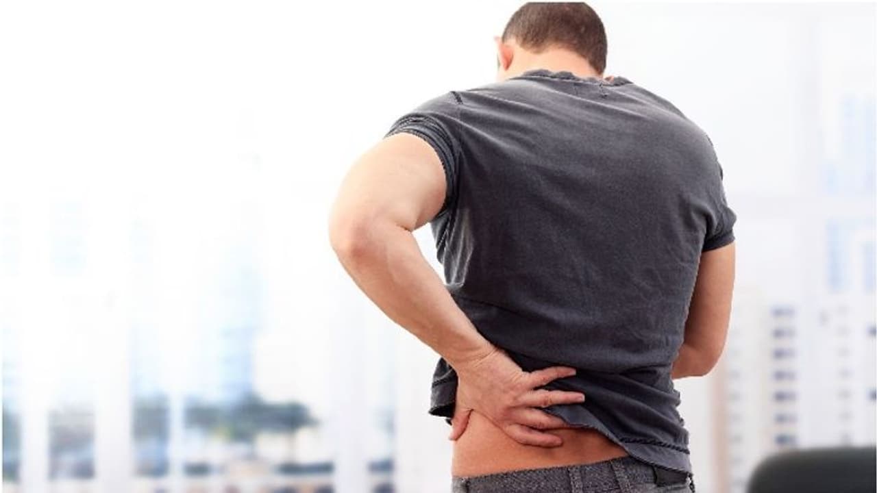 നടുവേദനയെ നിസാരമായി കാണരുത്; ശ്രദ്ധിക്കേണ്ട ചില കാര്യങ്ങൾ ഇതാ... നടുവേദനയെ നിസാരമായി കാണരുത്; ശ്രദ്ധിക്കേണ്ട ചില കാര്യങ്ങൾ ഇതാ...