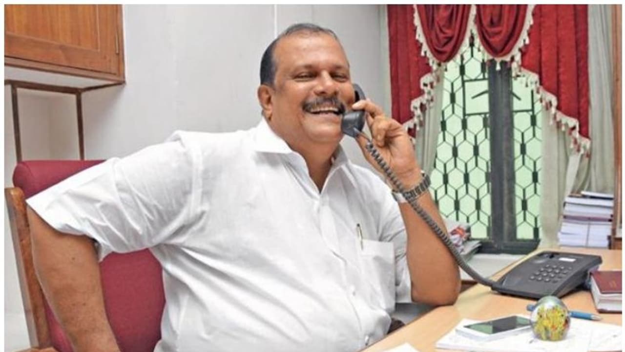 യുഡിഎഫിലേക്കില്ല, എൻഡിഎയുമായി ചർച്ച നടത്തുന്നുണ്ട്; ഉമ്മൻചാണ്ടിയുടേത് പൊയ്മുഖമാണെന്നും പി സി ജോർജ്