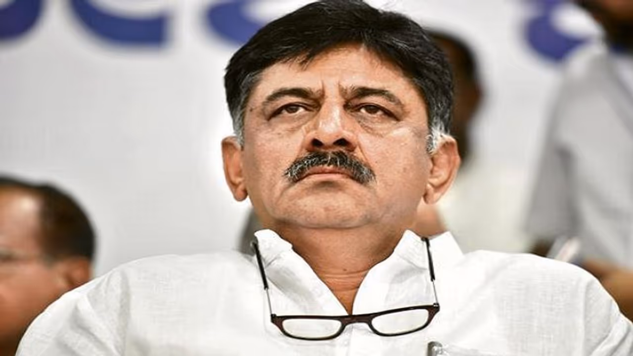 Karnataka: Kumaraswamy slams Enforcement Directorate for summoning Shivakumar on Ganesh Chaturthi Karnataka: Kumaraswamy slams Enforcement Directorate for summoning Shivakumar on Ganesh Chaturthi