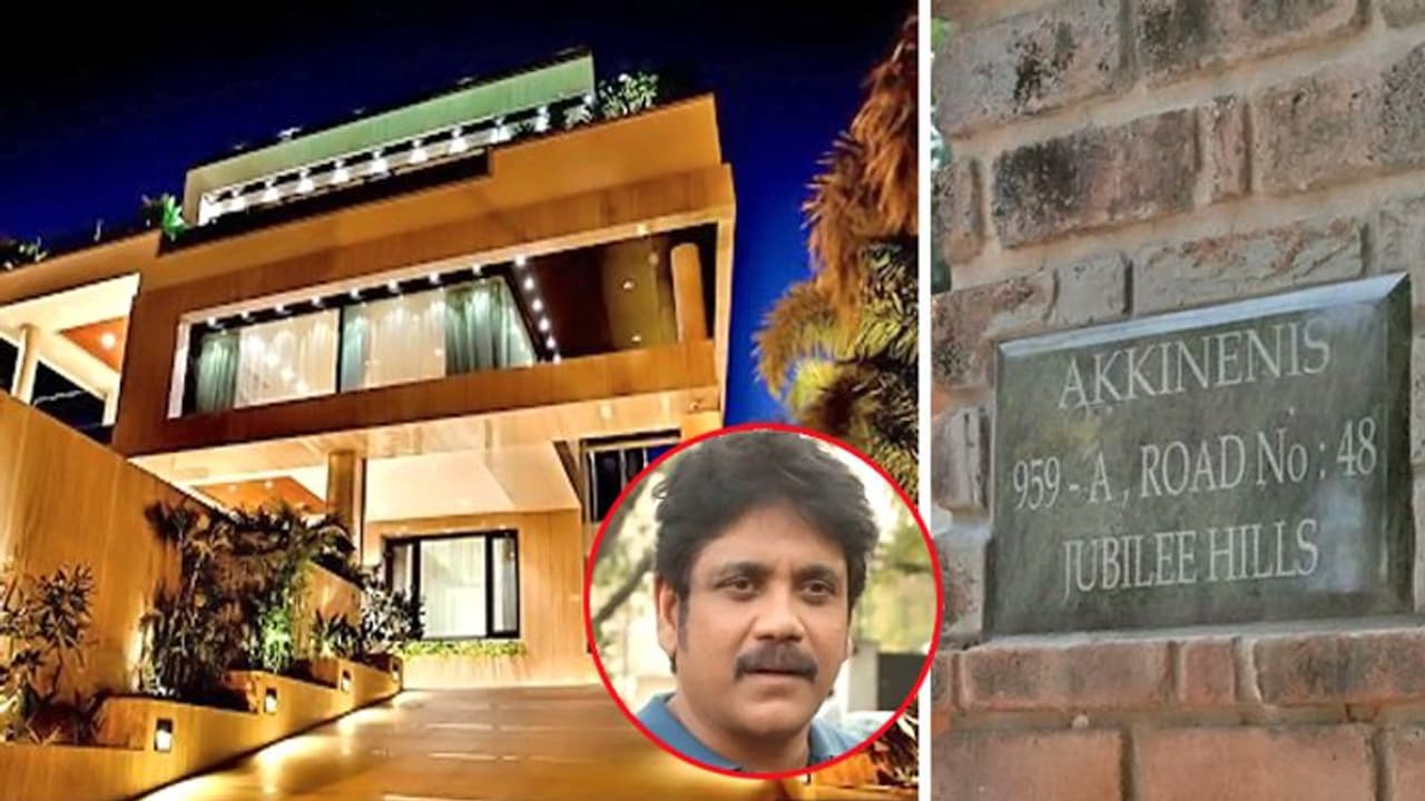 40 करोड़ के आलीशान बंगले में रहता है ये सुपरस्टार, जीता है लग्जरी लाइफस्टाइल 40 करोड़ के आलीशान बंगले में रहता है ये सुपरस्टार, जीता है लग्जरी लाइफस्टाइल