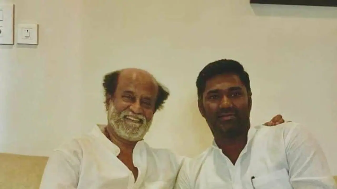 திமுக ஒரு ரவுடி கட்சிதான்...!! ஸ்டாலினை கழுவி ஊத்தி... உப்புகண்டம் போட்ட மாரிதாஸ்...!! திமுக ஒரு ரவுடி கட்சிதான்...!! ஸ்டாலினை கழுவி ஊத்தி... உப்புகண்டம் போட்ட மாரிதாஸ்...!!