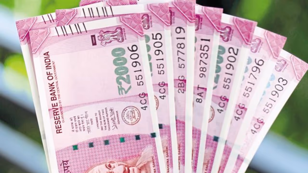 ಬ್ಯಾನ್ ಆಗುತ್ತಾ 2000 ರು. ನೋಟು?: ಕೇಂದ್ರ ಸರ್ಕಾರದ ಸ್ಪಷ್ಟನೆ