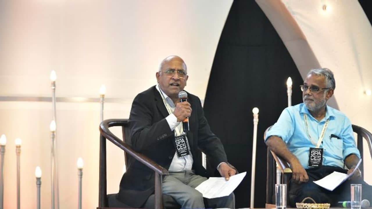 ഭൂമിയെ പോലൊരു വാസസ്ഥലം പ്രപഞ്ചത്തിലൊരിടത്തുമില്ല: രാകേഷ് ശര്മ്മ ഭൂമിയെ പോലൊരു വാസസ്ഥലം പ്രപഞ്ചത്തിലൊരിടത്തുമില്ല: രാകേഷ് ശര്മ്മ