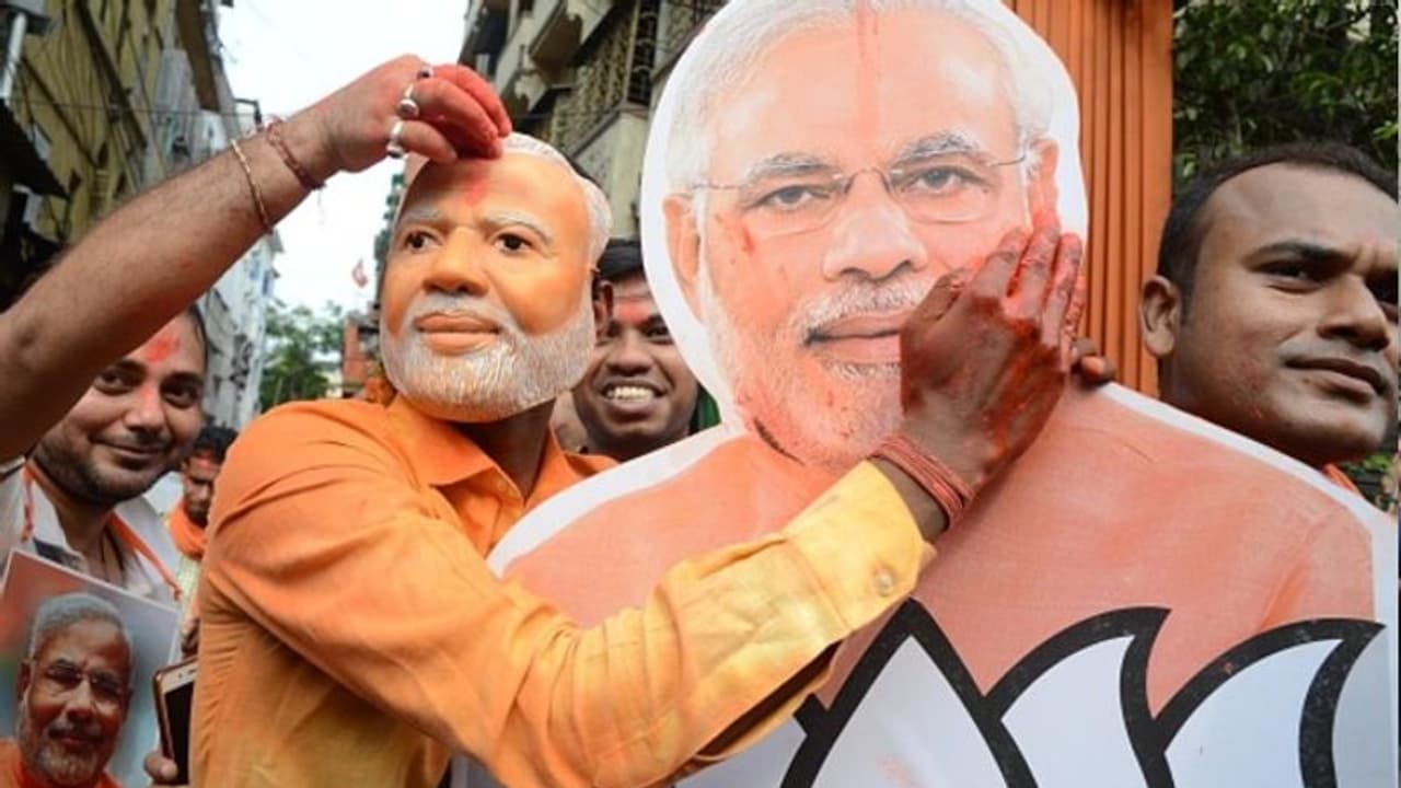 বঙ্গ সমাজের সর্বস্তরে ফুটছে পদ্মফুল, দিদির কপালে ভাঁজ ফেলে কোটি ছাড়াল বিজেপি বঙ্গ সমাজের সর্বস্তরে ফুটছে পদ্মফুল, দিদির কপালে ভাঁজ ফেলে কোটি ছাড়াল বিজেপি