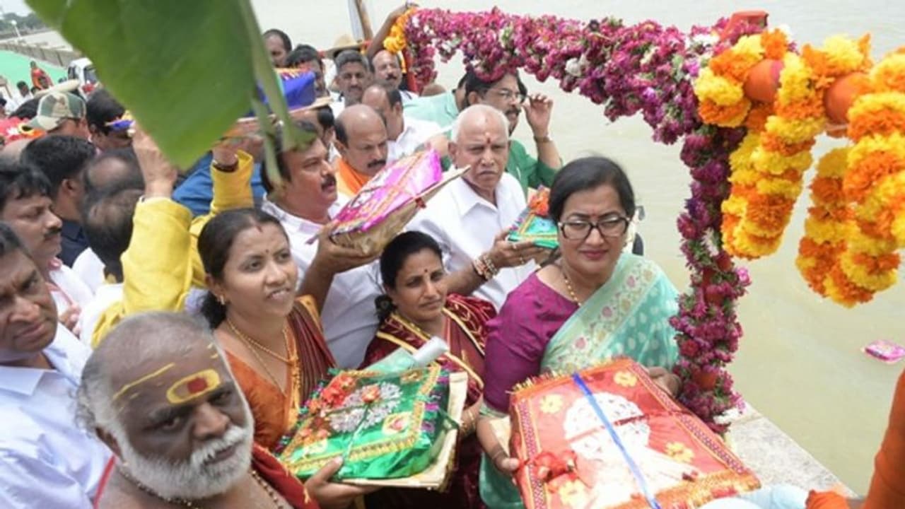 ಮದುವಣಗಿತ್ತಿಯಂತೆ ಸಿಂಗಾರಗೊಂಡಿದ್ದ ಕನ್ನಂಬಾಡಿ ಮದುವಣಗಿತ್ತಿಯಂತೆ ಸಿಂಗಾರಗೊಂಡಿದ್ದ ಕನ್ನಂಬಾಡಿ