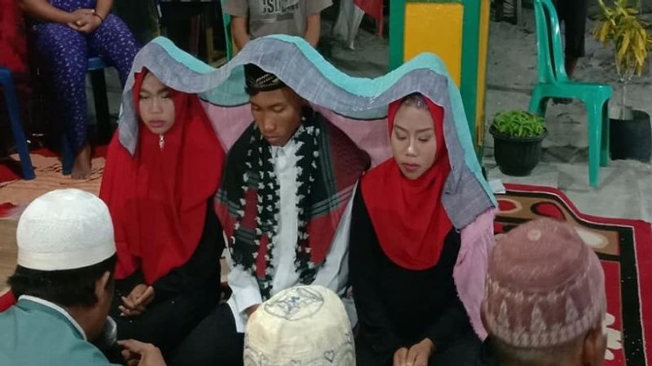 एक मंडप, एक दूल्हा और दो दुल्हन एक मंडप, एक दूल्हा और दो दुल्हन