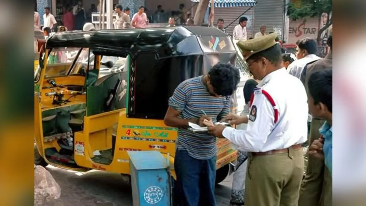 మారిన ట్రాఫిక్ రూల్స్... ఒక్కరోజే 5వేల చలానాలు