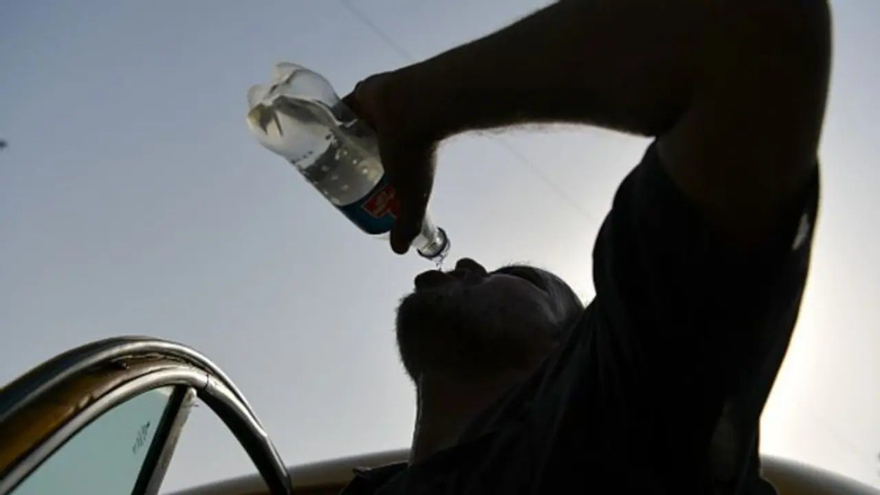 প্যাচপ্যাচে ঘামে ভিজতে হবে আরও ৪৮ ঘণ্টা, বলছে হাওয়া অফিস প্যাচপ্যাচে ঘামে ভিজতে হবে আরও ৪৮ ঘণ্টা, বলছে হাওয়া অফিস