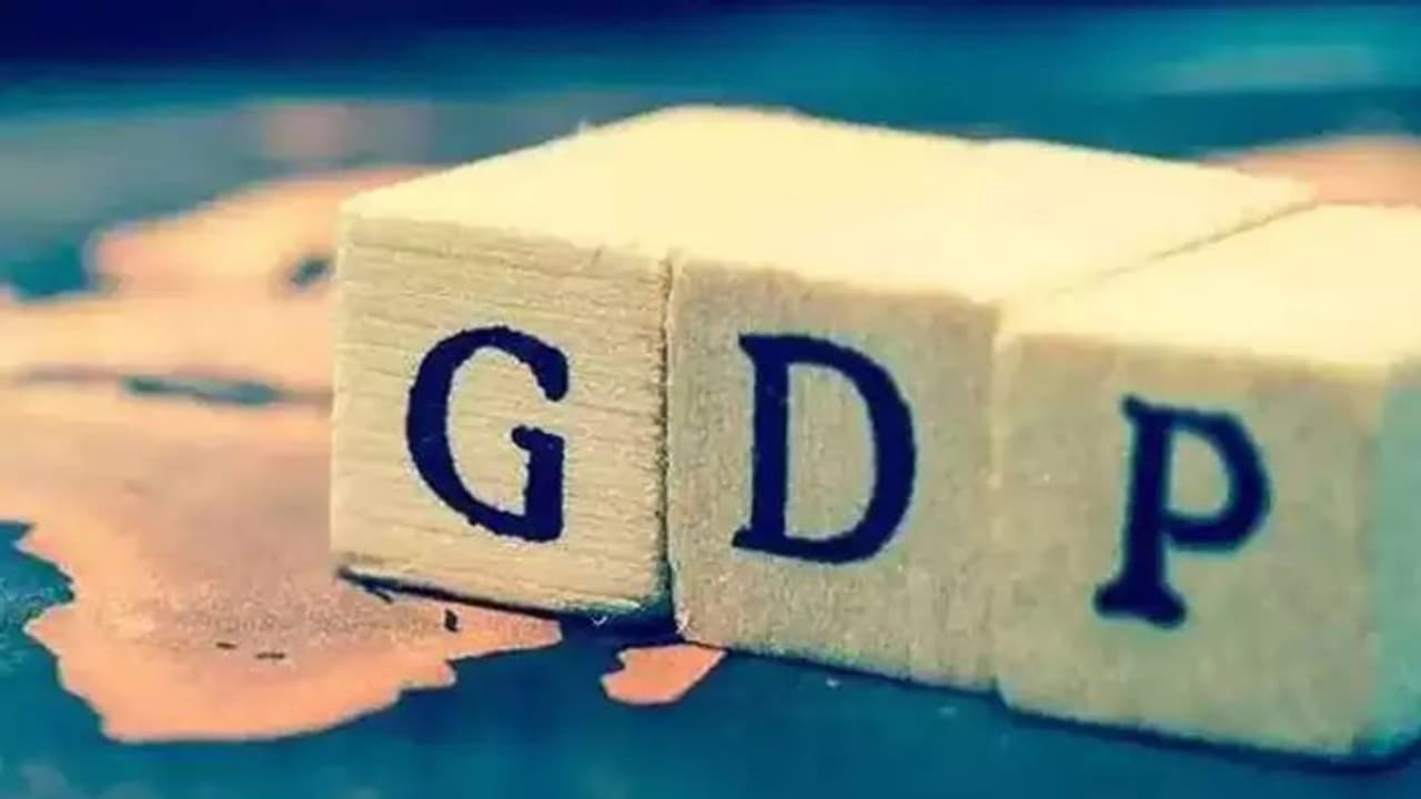 রাজকোষে টান, ঘাটতি মেটাতে টেলিকম সংস্থার বকেয়ায় নজর মোদী সরকারের