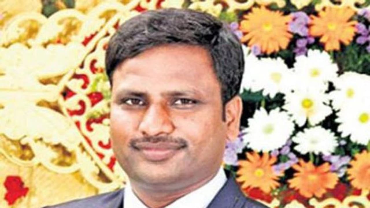 టెక్కీ హత్యకేసులో వీడిన మిస్టరీ: మహిళా సాఫ్ట్ వేర్ ఇంజనీర్, హేమంత్ అరెస్ట్ టెక్కీ హత్యకేసులో వీడిన మిస్టరీ: మహిళా సాఫ్ట్ వేర్ ఇంజనీర్, హేమంత్ అరెస్ట్