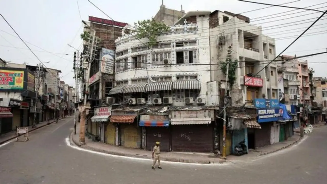 जन्मू कश्मीर में 21 दिन में 280 घटनाएं, पुलिस रिपोर्ट में पता चला, 370 हटाने के बाद कहां हुआ कानून का सबसे ज्यादा उल्लंघन जन्मू कश्मीर में 21 दिन में 280 घटनाएं, पुलिस रिपोर्ट में पता चला, 370 हटाने के बाद कहां हुआ कानून का सबसे ज्यादा उल्लंघन