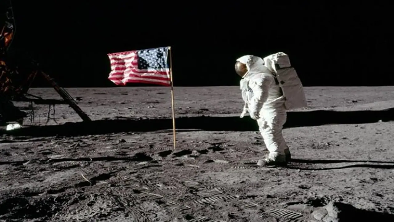 ചന്ദ്രനിൽ ഉപേക്ഷിച്ച 96 ബാ​ഗ് മനുഷ്യ വിസർജ്യം ഉപയോഗ യോ​ഗ്യമാക്കാമോ, ചലഞ്ചുമായി നാസ, 25 കോടി രൂപ സമ്മാനം