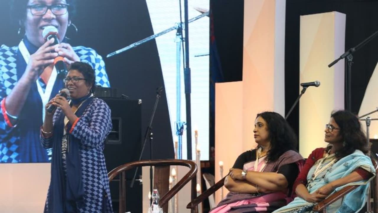 ശബരിമല വിഷയത്തില് സിപിഎമ്മിന് ഇരട്ടനിലപാട്; ബിന്ദു അമ്മിണി ശബരിമല വിഷയത്തില് സിപിഎമ്മിന് ഇരട്ടനിലപാട്; ബിന്ദു അമ്മിണി