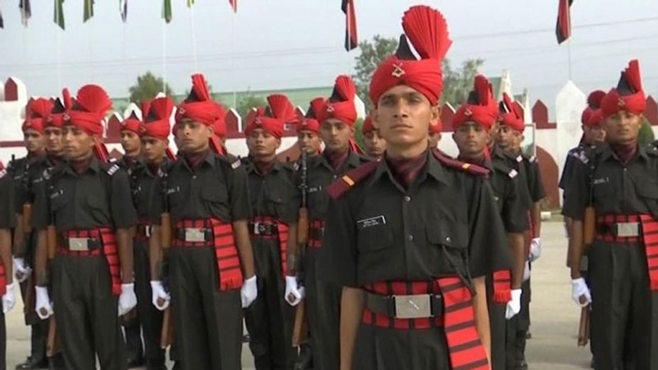 पाकिस्तान के मुंह पर कश्मीरियों ने मारा तमाचा, अनुच्छेद 370 हटने के बाद जम्मू कश्मीर के 575 युवा सेना में हुए शामिल