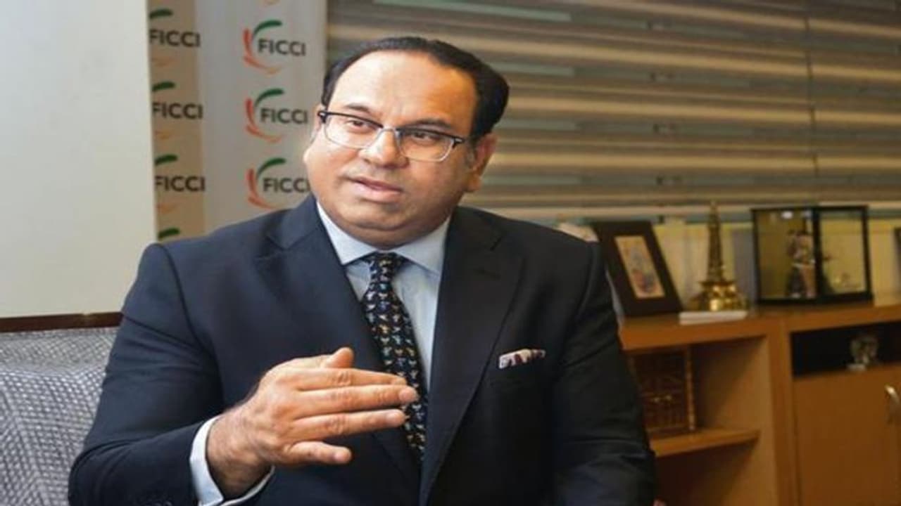 పెట్టుబడి డిమాండ్ తగ్గుదలవల్లే జీడీపీ తగ్గుదల.. ఫిక్కీ ఆందోళన పెట్టుబడి డిమాండ్ తగ్గుదలవల్లే జీడీపీ తగ్గుదల.. ఫిక్కీ ఆందోళన