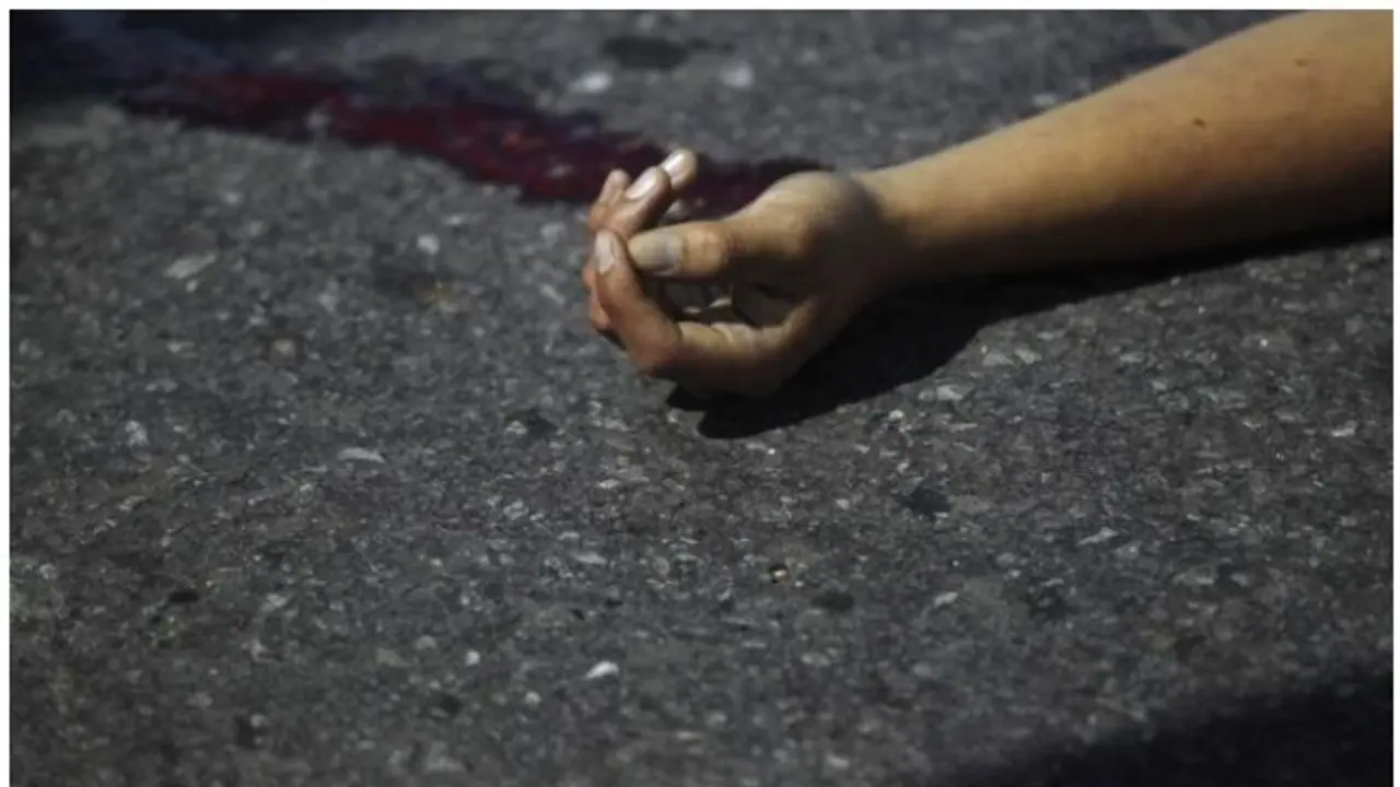 இருசக்கர வாகனம் மீது பயங்கரமாக மோதிய ஷேர் ஆட்டோ..! பலத்த காயமடைந்து தொழிலாளி பலி..!