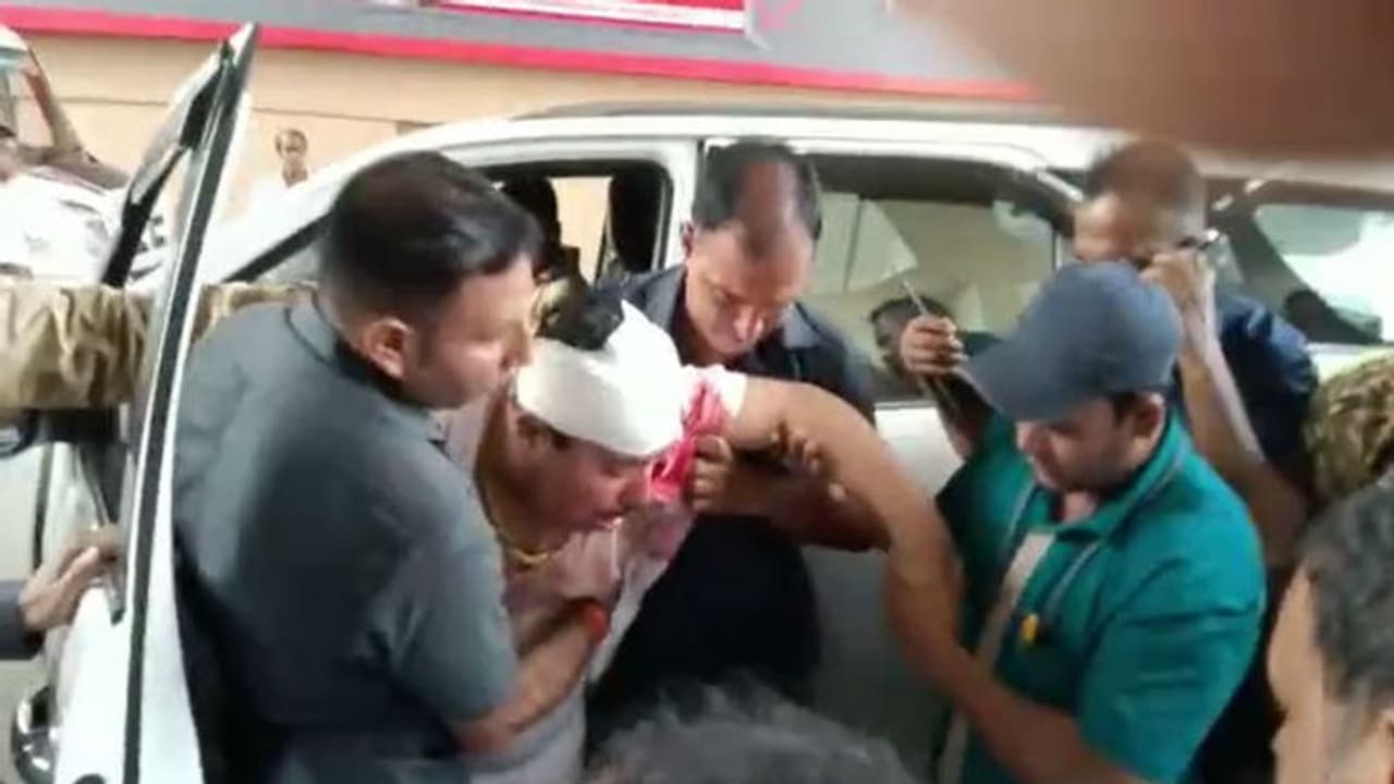 খাসতালুকে রক্ত ঝরল অর্জুনের, গুরুতর আহত সাংসদকে আনা হল কলকাতায়