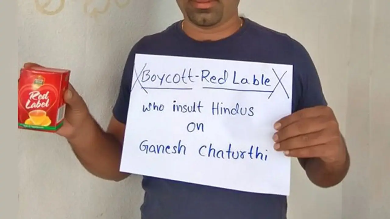 रेड लेबल का विज्ञापन ट्विटर पर हुआ ट्रेंड, लोगों ने क्यों कहा बॉयकॉट रेड लेबल