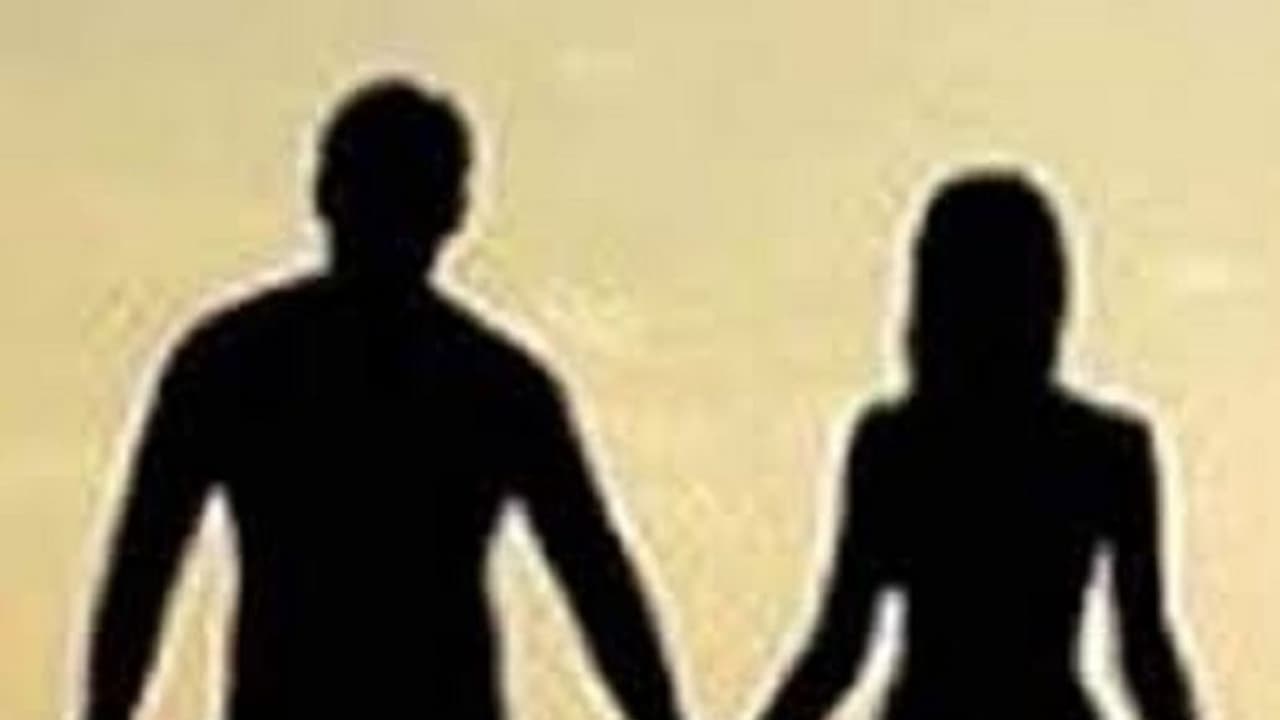 பெற்றோர் சதியால் ஜெயிலுக்கு போய் ஜாமீனில் வந்த காதலன்! பார்க்க விடாமல் தடுத்ததால் 15 வயது சிறுமி விபரீத முடிவு பெற்றோர் சதியால் ஜெயிலுக்கு போய் ஜாமீனில் வந்த காதலன்! பார்க்க விடாமல் தடுத்ததால் 15 வயது சிறுமி விபரீத முடிவு