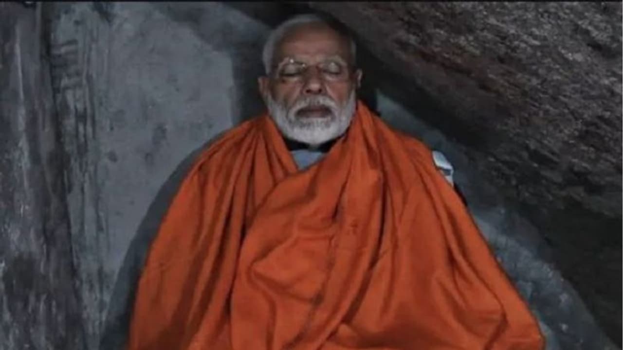 ಮೋದಿ ಪ್ರಾರ್ಥಿಸಿದ್ದ ಗುಹೆಗೆ ಭಾರೀ ಡಿಮ್ಯಾಂಡ್! ಮೋದಿ ಪ್ರಾರ್ಥಿಸಿದ್ದ ಗುಹೆಗೆ ಭಾರೀ ಡಿಮ್ಯಾಂಡ್!