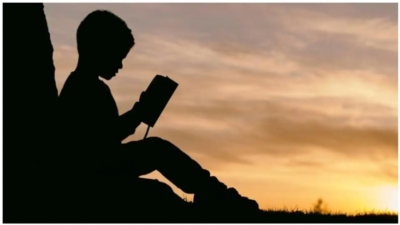 ಚಡ್ಡಿಯಲ್ಲಿ ಮೂತ್ರ ಮಾಡಿಕೊಂಡ ಬಾಲಕನಿಗೆ ಹೀಗ್ ಹೊಡೆಯೋದಾ!