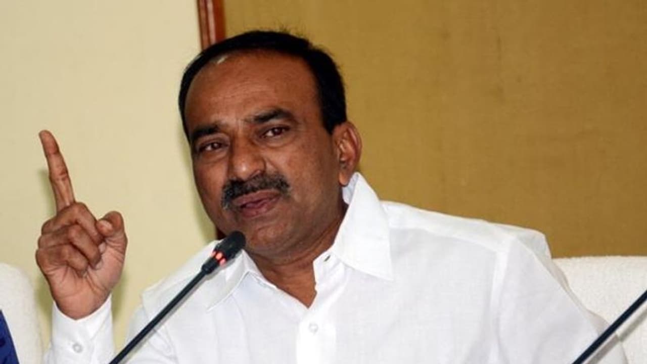 వేలకోట్ల లెక్కలు చెప్తావ్... రైతుల కోసం కేవలం రూ.1000కోట్లు భరించలేవా?: కేసీఆర్ ను నిలదీసిన ఈటల వేలకోట్ల లెక్కలు చెప్తావ్... రైతుల కోసం కేవలం రూ.1000కోట్లు భరించలేవా?: కేసీఆర్ ను నిలదీసిన ఈటల