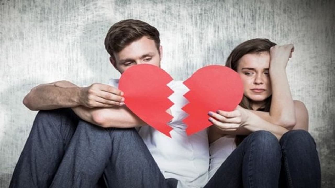 शादीशुदा लाइफ को बर्बाद कर देती हैं ये 5 गलतियां शादीशुदा लाइफ को बर्बाद कर देती हैं ये 5 गलतियां