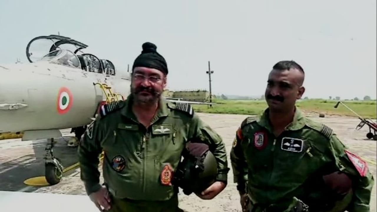 మళ్లీ విధుల్లోకి: మిగ్ 21 నడిపిన అభినందన్ మళ్లీ విధుల్లోకి: మిగ్ 21 నడిపిన అభినందన్