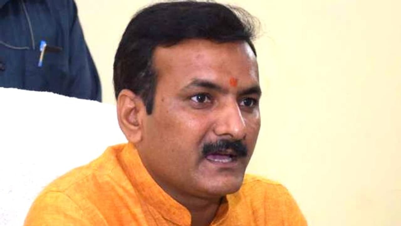 कभी इस मंत्री ने टीचर बनने के लिए दी थी रिश्वत, फिर भी इस वजह से नहीं मिली नौकरी