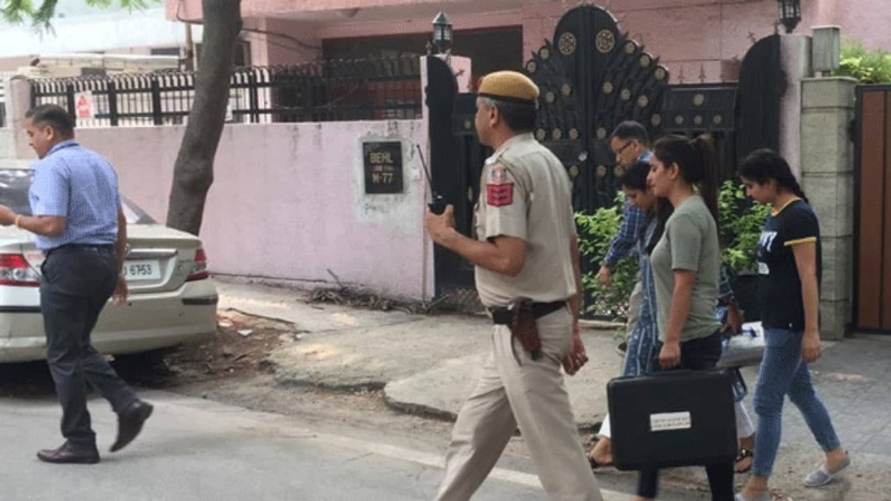 91 साल के मालिक को फ्रिज में डालकर ले गया नौकर, पुलिस भी इसे सुनकर है हैरान 91 साल के मालिक को फ्रिज में डालकर ले गया नौकर, पुलिस भी इसे सुनकर है हैरान