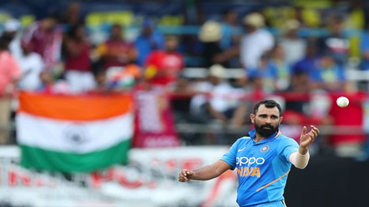 মহম্মদ সামির বিরুদ্ধে গ্রেফতারি পরোয়ানা জারি, বিপাকে তারকা পেসার মহম্মদ সামির বিরুদ্ধে গ্রেফতারি পরোয়ানা জারি, বিপাকে তারকা পেসার