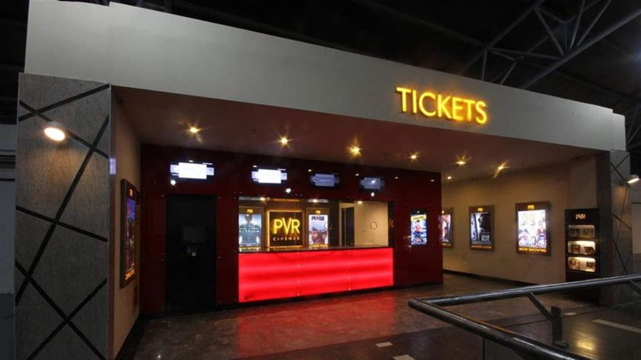 ಕಲಬುರಗಿಯಲ್ಲಿ ಕಡ್ಡಾಯವಾಗಿ ಕನ್ನಡ ಸಿನಿಮಾ ಪ್ರದರ್ಶನಕ್ಕೆ ಆಗ್ರಹ ಕಲಬುರಗಿಯಲ್ಲಿ ಕಡ್ಡಾಯವಾಗಿ ಕನ್ನಡ ಸಿನಿಮಾ ಪ್ರದರ್ಶನಕ್ಕೆ ಆಗ್ರಹ