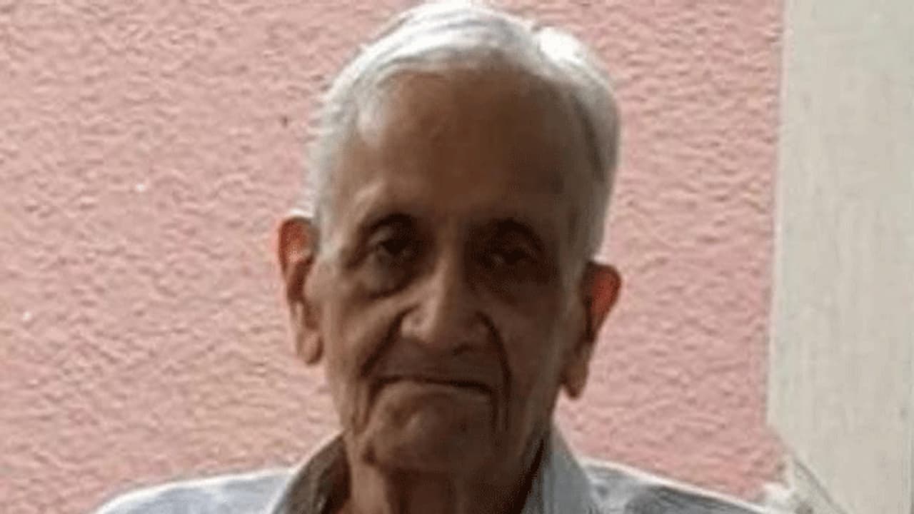 దారుణం... 90ఏళ్ల వృద్ధుడికి మత్తు ఇచ్చి.. ఫ్రిడ్జ్ లో కుక్కి..