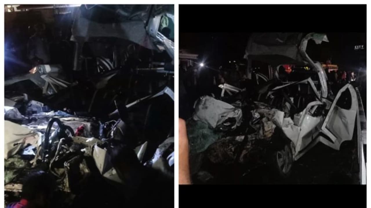 ആറ്റിങ്ങലിൽ സൂപ്പർഫാസ്റ്റ് ബസും കാറും കൂട്ടിയിടിച്ച് രണ്ട് മരണം, ഒരാൾക്ക് പരുക്ക് ആറ്റിങ്ങലിൽ സൂപ്പർഫാസ്റ്റ് ബസും കാറും കൂട്ടിയിടിച്ച് രണ്ട് മരണം, ഒരാൾക്ക് പരുക്ക്