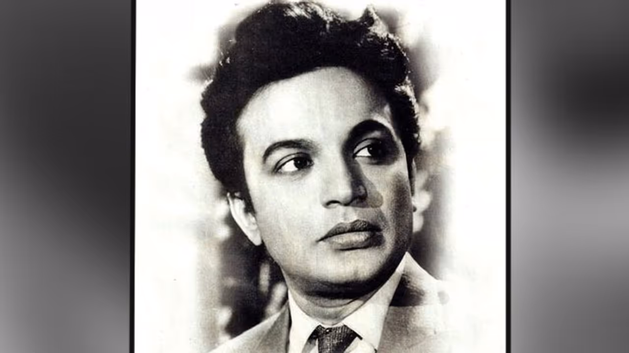 স্মরণে মহানায়ক! ৯৩ তম জন্মদিনে স্মৃতিতে অমলিন 'নায়ক' স্মরণে মহানায়ক! ৯৩ তম জন্মদিনে স্মৃতিতে অমলিন 'নায়ক'