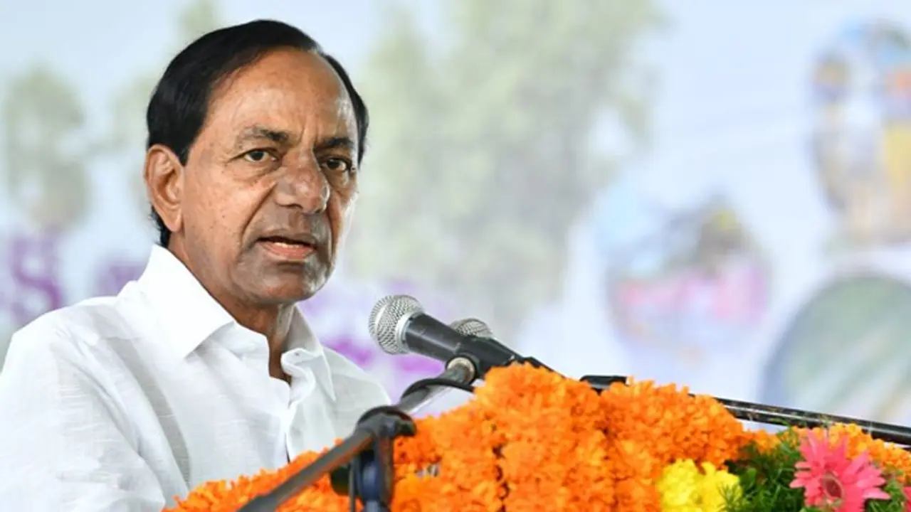 అధికారులను దూషిస్తే ఊరుకునేది లేదు: కేసీఆర్ వార్నింగ్ అధికారులను దూషిస్తే ఊరుకునేది లేదు: కేసీఆర్ వార్నింగ్