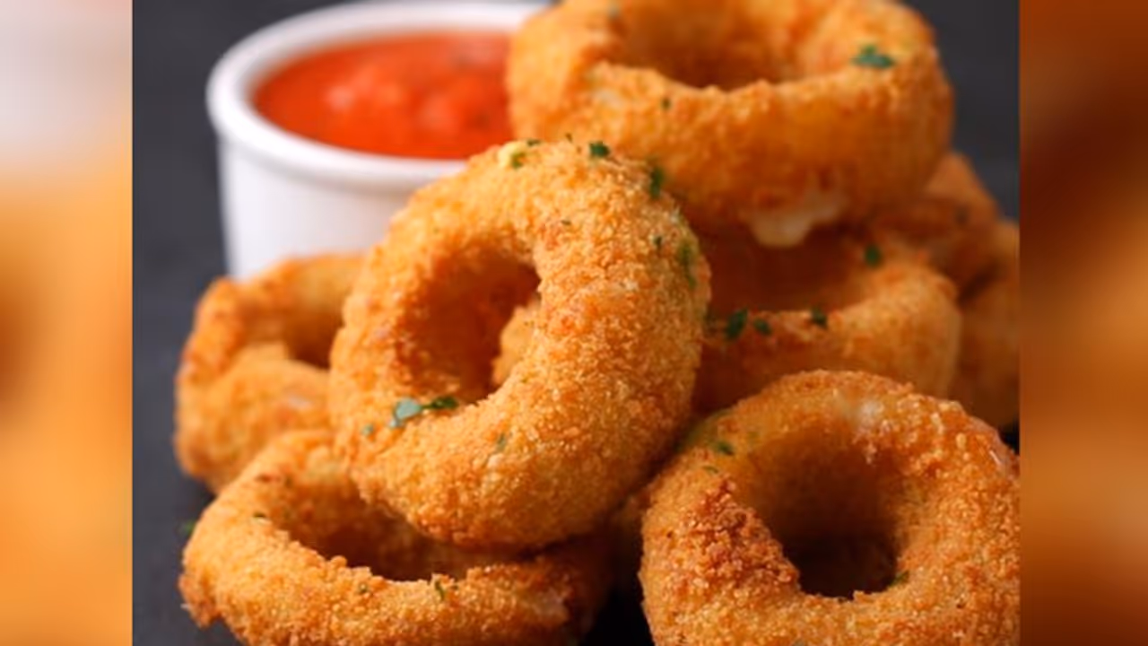 अचानक आ गए हैं गेस्ट? तो प्याज से बनाएं ये इंटरनेशनल डिश अचानक आ गए हैं गेस्ट? तो प्याज से बनाएं ये इंटरनेशनल डिश