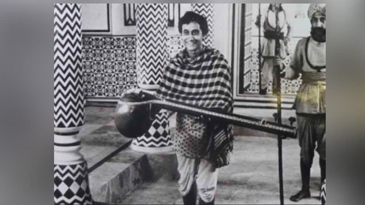 'গুপী'র জন্মদিনে প্রণাম জানালেন প্রসেনজিৎ, সোশ্যাল মিডিয়ায় পোস্ট করলেন ছবি 'গুপী'র জন্মদিনে প্রণাম জানালেন প্রসেনজিৎ, সোশ্যাল মিডিয়ায় পোস্ট করলেন ছবি