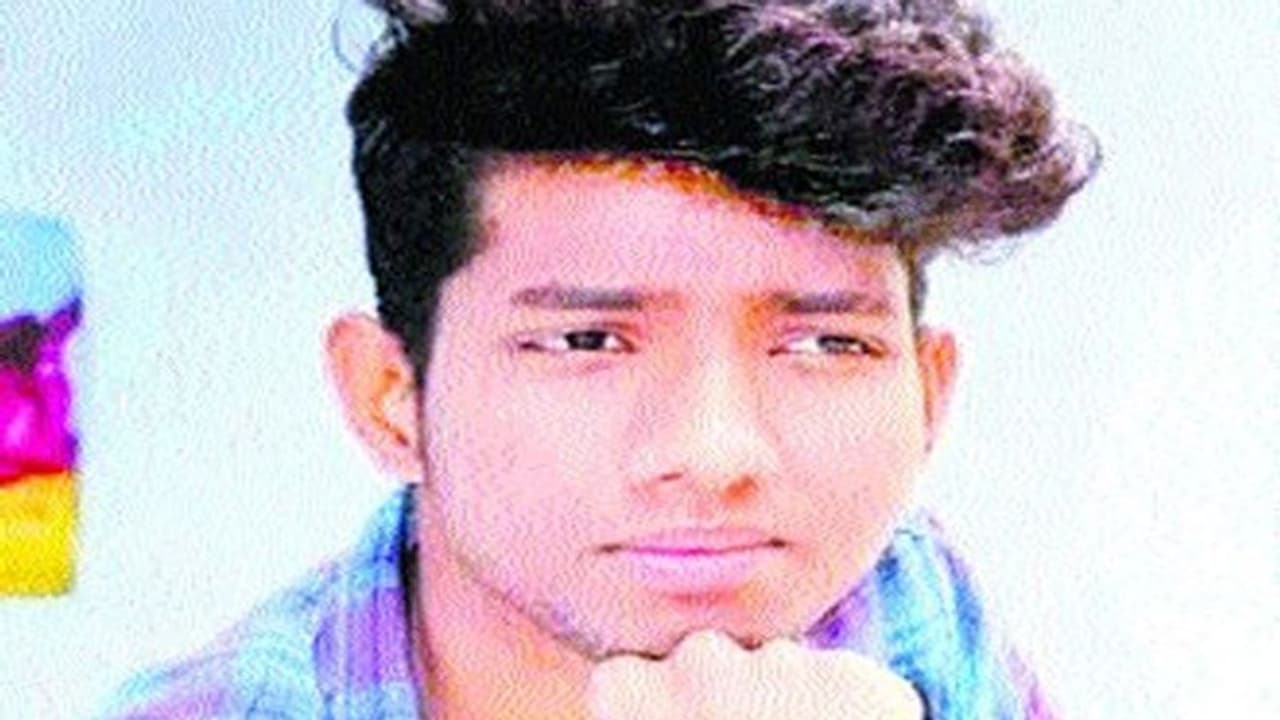 రజినీకాంత్ అభిమాని దారుణ హత్య!